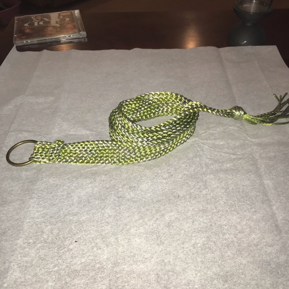 Green/white woven belt size 28 plus size